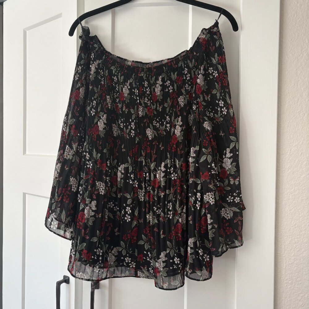 Max Studio Pleated Off the Shoulder Floral Blouse (Size XS)